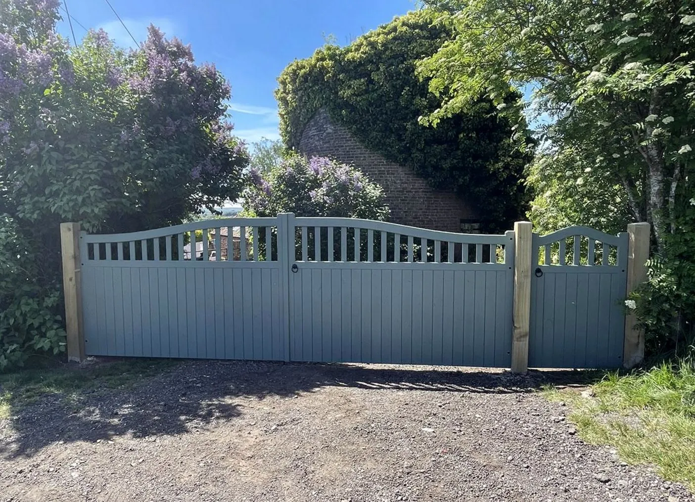 Automatic gate opener installation in Naperville, Illinois